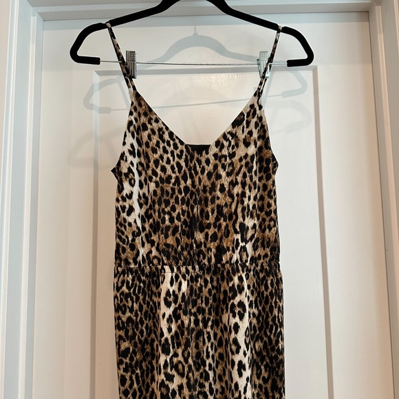 Express animal leopard cheetah print jumpsuit - Picture 2 of 8